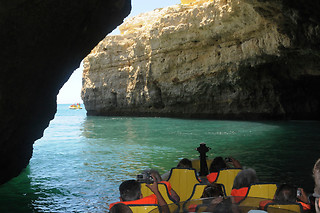 Visita às grutas e observação de golfinhos para 2 | Dream Wave Algarve em Albufeira