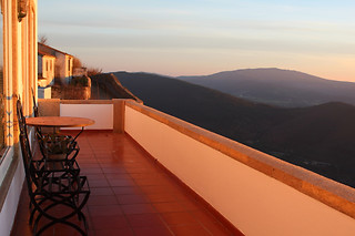 Uma noite em quarto duplo/twin com pequeno almoço em Casa da Árvore em Marvão (Portalegre)