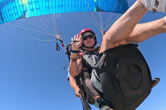 Voo de parapente com GoPro para 1 | Fly Lisbon Paragliding - Costa da Caparica