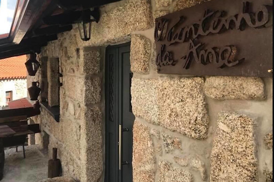 Uma noite em Casa Medieval com pequeno-almoço para 2 em Cantinho da Ana em Sortelha (Guarda)