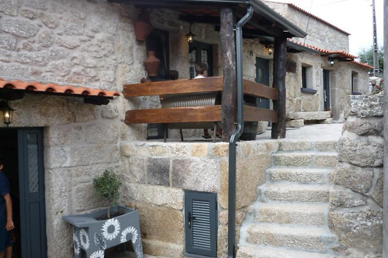 Uma noite em Casa Medieval com pequeno-almoço para 2 em Cantinho da Ana em Sortelha (Guarda)