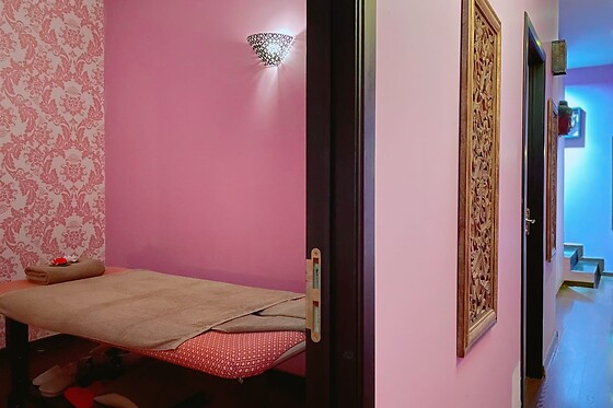 Massagem relaxante e massagem com ervas para 1 by Sukke Thai Massage em São Sebastião da Pedreira (Lisboa)