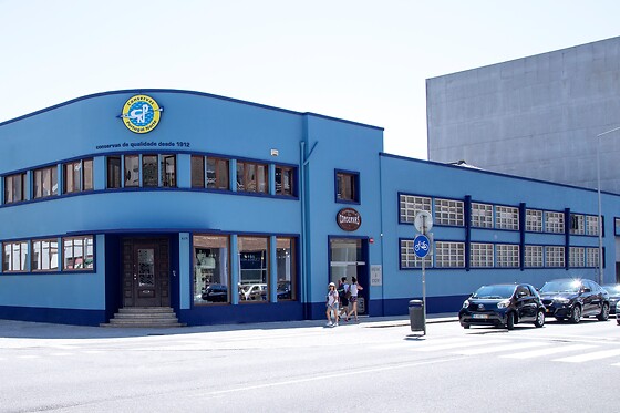 Visita guiada com degustação para 2 adultos e 2 crianças na Conservas Portugal Norte em Matosinhos (Porto)