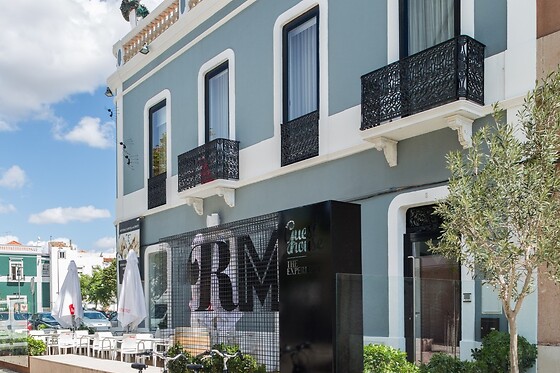 Uma noite em suite com pequeno almoço para 2 em RM Guest House - The Experience**** (Setúbal)