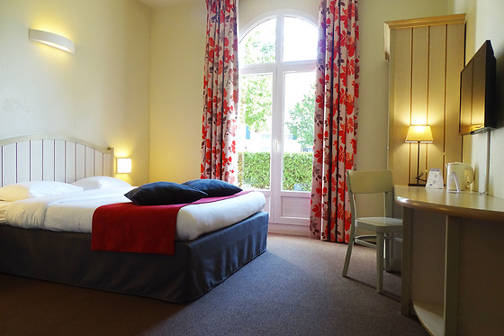 Campanile Val de France - photo 1