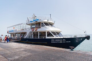 Passeio de barco ao pôr do sol no Rio Tejo + Mimo gastronómico para 2 | Veltagus - Lisboa
