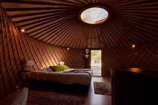 Uma noite em Yurt com pequeno almoço para 2 em Vale do Rossim Eco Resort em Gouveia (Guarda)