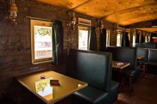 Um almoço ou jantar em El Train - Carruagem Bar (Caxias)