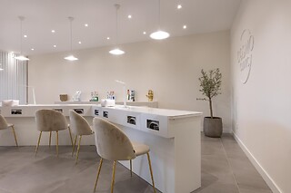 Reflexologia de mãos e pés a 2 by Cosmo Clinic em Odivelas (Lisboa)