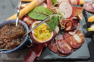 Um almoço ou jantar para 2 em Regateira Gastrobar (Porto)
