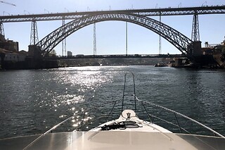 Passeio de Iate pelo rio Douro para 2 com a Aquadouro em Cinfães (Viseu)