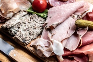 Cheque Gourmet para 2: Crie a sua própria tábua de queijos e enchidos | Le 17,45 - Bairro Alto