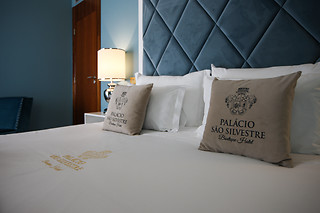 Uma noite em suite premium com pequeno-almoço para 2 em Palácio São Silvestre Boutique Hotel**** (Coimbra)