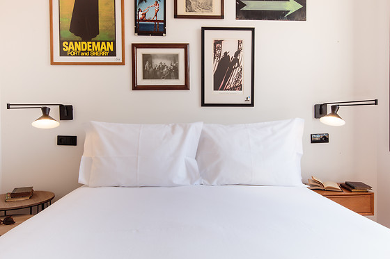 Uma noite em quarto duplo/twin standard com pequeno-almoço para 2 em The House of Sandeman Hostel & Suites em Vila Nova de Gaia (Porto)