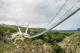 Tour às Aldeias do Xisto e Ardósia com visita à Ponte 516 e aos Passadiços para 2 em Corga Tours em Arouca (Aveiro)
