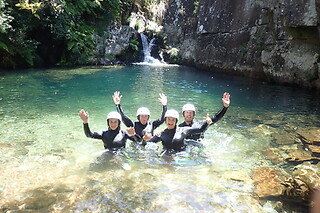 Canyoning para 2 - 4h | Descubra um oásis de cascatas com a Just Come - Arouca