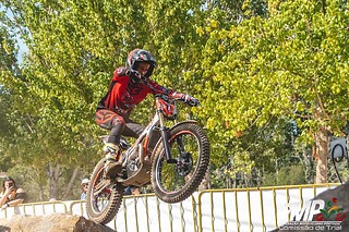 Uma aula em moto oset eléctrica em área básica para 2 em Trialmotor em Lousã (Coimbra)