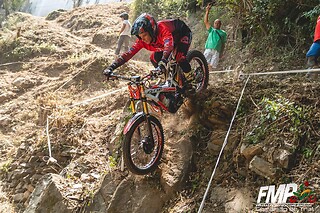 Uma aula em moto oset eléctrica em área básica para 2 em Trialmotor em Lousã (Coimbra)