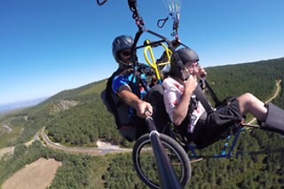 Batismo de voo de parapente em Montalegre | para 2 - 1h | Landfor Adventure Sports (Vila Real)