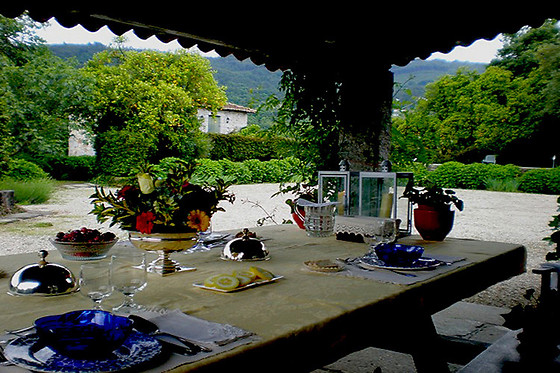 Noite e jantar em turismo rural