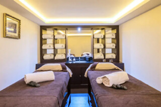 Massagem com pedras quentes para 1 no Satsanga Wellness 4* Estoril (Lisboa)