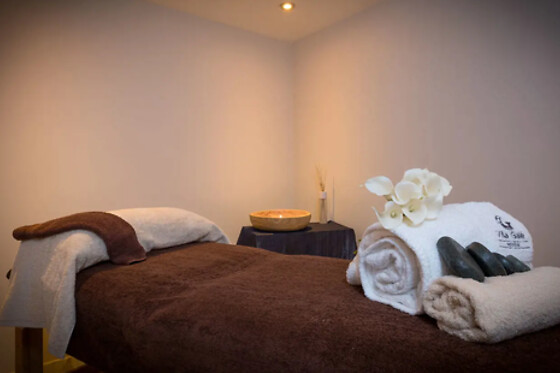 Massagem com pedras quentes para 1 no Satsanga Wellness 4* Estoril (Lisboa)