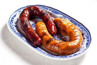 Refeição ou Degustação de enchidos com visita guiada à Fábrica para 2 | Restaurante Típico D. Roberto em Bragança