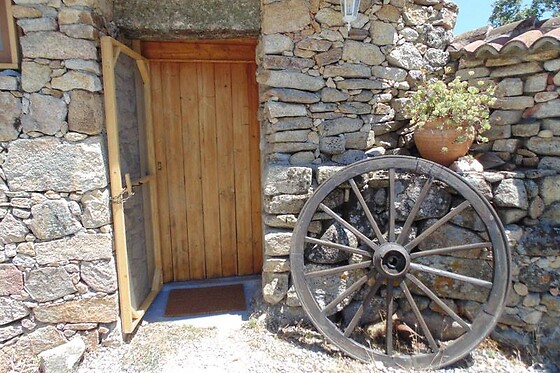 Duas noites em Camping Pod ou Refúgio do Cancho para 2 em Quinta do Maral Espaço Naturista em Marvão (Portalegre)