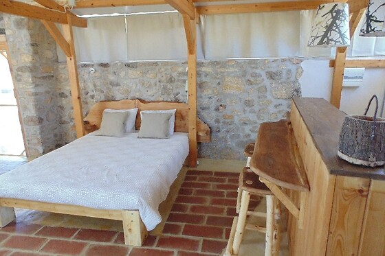 Duas noites em Camping Pod ou Refúgio do Cancho para 2 em Quinta do Maral Espaço Naturista em Marvão (Portalegre)