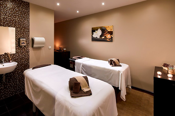 Acesso ilimitado ao circuito de águas e massagem com velas quentes para 2 | Terapyzen - Luna Solaqua Hotel Albufeira 4*