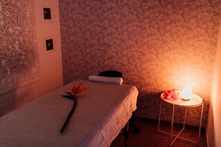 Massagem terapêutica ou Geotermal para 1 | Omega Beauty - Centro de Estética - Odivelas