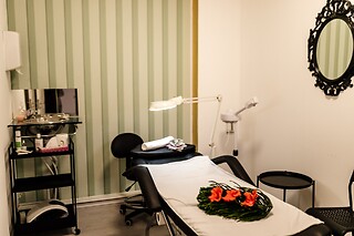 Massagem terapêutica ou Geotermal para 1 | Omega Beauty - Centro de Estética - Odivelas