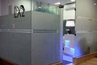 Massagem relaxante facial ou Massagem parcial nas costas para 1 | LX2 Clínica (Lisboa)