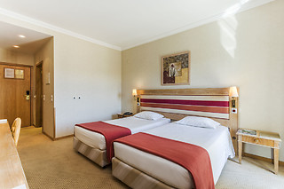 Uma noite com pequeno-almoço no Riviera Hotel 4*, em Carcavelos, Lisboa