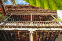 LA CASA DE LOS BALCONES