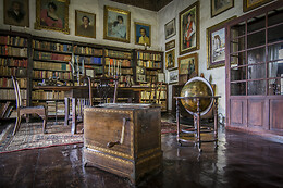 LA CASA DE LOS BALCONES