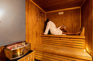 Massagem com pedras vulcânicas + Hidratação facial para 1 no Satsanga Wellness 4* Cascais (Lisboa)
