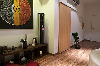 Uma limpeza de rosto com hidratação para 1 em Espaço Essências Day Spa e Terapias (Lisboa)