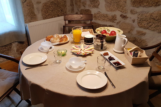Uma Noite em Quarto Duplo com Pequeno-Almoço + Jantar para 2 | Solar dos Pedrosos, Vila Chã (Guarda)