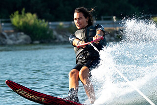 Sessão de ski aquático para 2 em Livin Barca em Torreira (Aveiro)