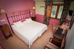 HOTEL VILLA DE VINUESA Y HOTEL REMANSO