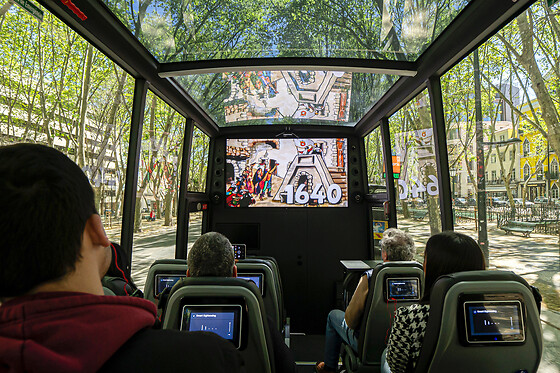 Descubra Lisboa com um tour interativo em mini-bus | Para 1 pessoa - Smart Sightseeing