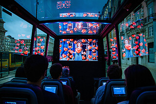 Descubra Lisboa com um tour interativo em mini-bus | Para 1 pessoa - Smart Sightseeing