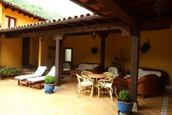 HOTEL RESTAURANTE LA MOLINUCA - photo 1