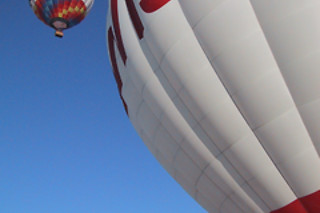 Um voo de balão para 1 adulto e 1 criança na Aerotours em Ávila