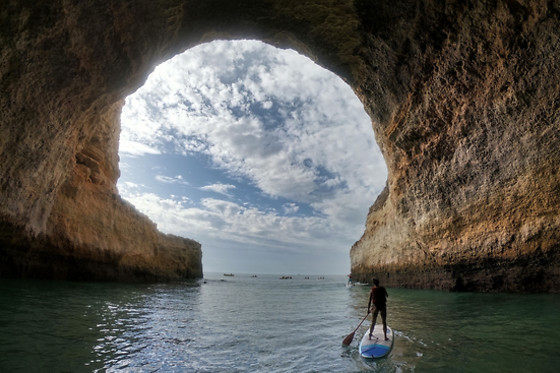 Passeio Stand Up Paddle nas Grutas de Benagil para 2 |  I Love SUP em Albufeira