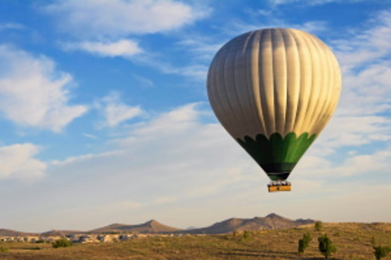 Um voo de balão para 1 adulto e 1 criança na Aerotours em Ávila