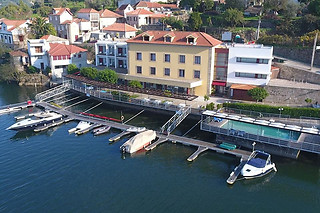 Uma noite em quarto twin standard com pequeno-almoço para 2 em Douro Hotel Porto Antigo**** em Cinfães (Viseu)