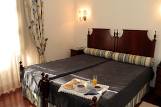 Uma noite em quarto duplo com pequeno-almoço e um jantar para 2 em Hotel Rural Villa do Banho*** em São Pedro do Sul (Viseu)