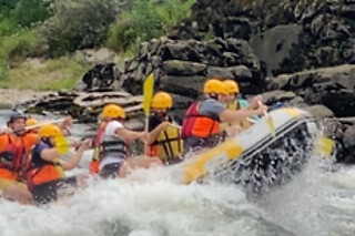 Rafting + Prova de vinho + Petiscos em Melgaço | Para 3 pessoas - 3h | CoralTours Minho